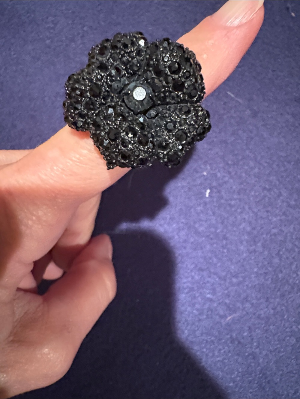 Black Floral Cluster ring Women Accessories - Picture 2 of 4